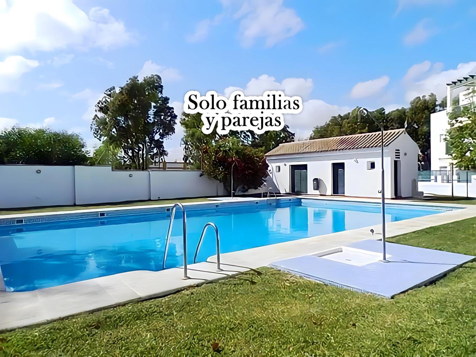 Apartamento Junto Al Mar Piscina Solo Familias 科尼尔-德拉弗龙特拉 外观 照片